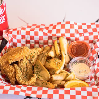 1 Piece Catfish 1 Piece Whole Wing Combo